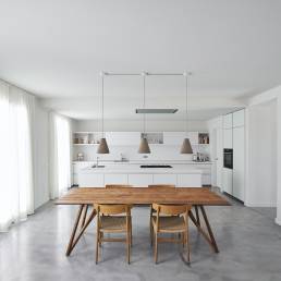 Woonbeton in woonkamer woning
